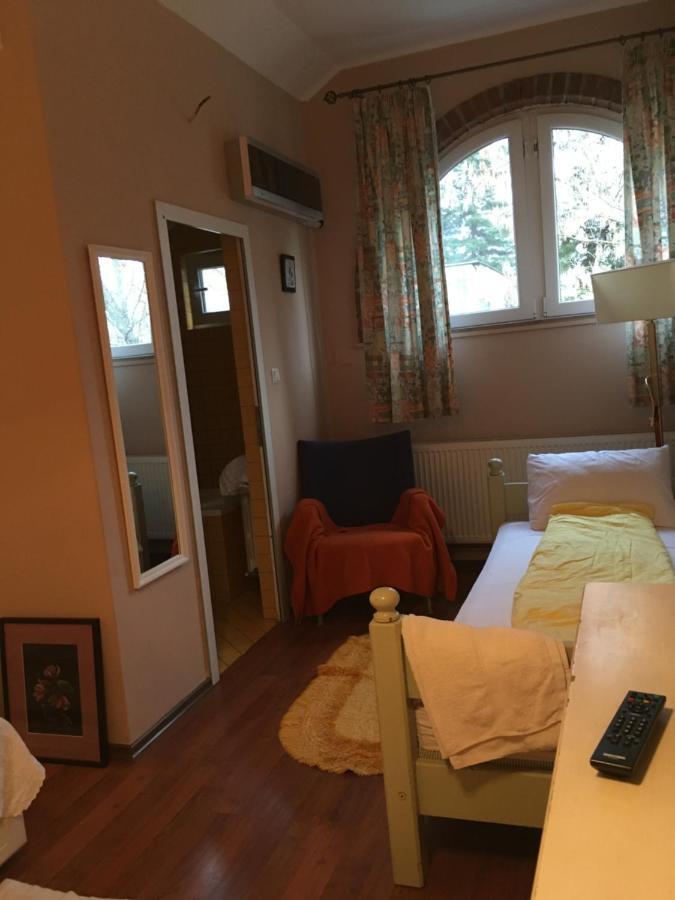 Vila Restaurant Sofia 马尔吉塔 外观 照片